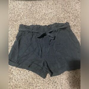 Women’s charcoall grey paper bag shorts Aerie